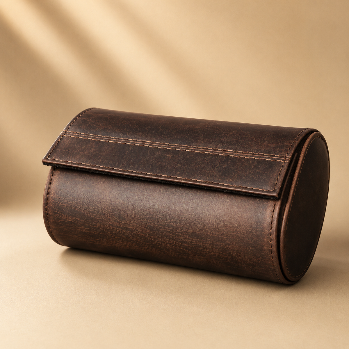 Étui à montres en cuir marron fermé