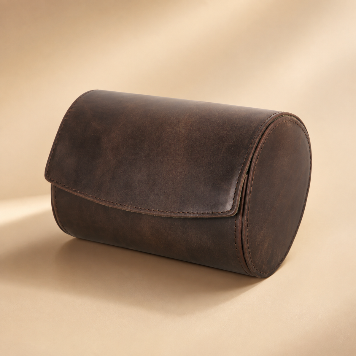 Étui à montres en cuir marron fermé