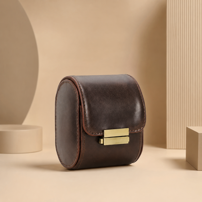 Étui à montre en cuir marron fermé