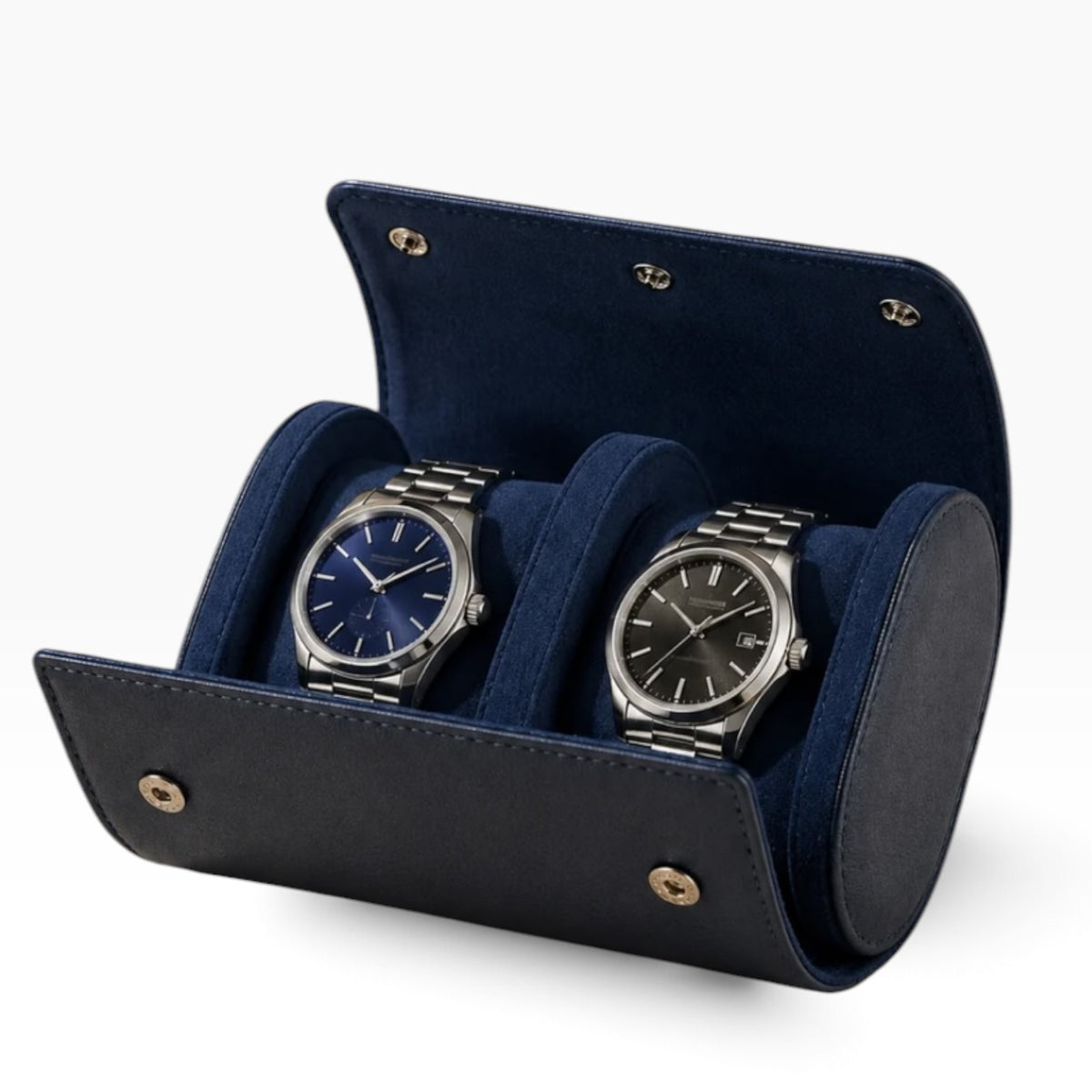 Étui à montre en cuir bleu marine ouvert avec 2 montres