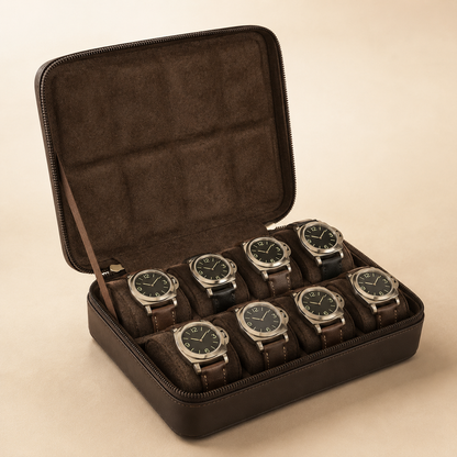 Étui à montres en cuir marron ouvert avec 8 montres, autre angle