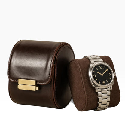 Étui à montre de voyage en cuir marron avec montre sur coussin