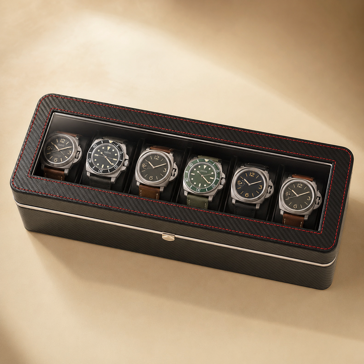Boîte à montres en simili cuir effet fibre de carbone à surpiqûres rouges, couvercle vitré avec 6 montres