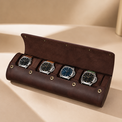Étui à montres de voyage en cuir Crazy Horse marron, ouvert avec 4 montres – vue 2