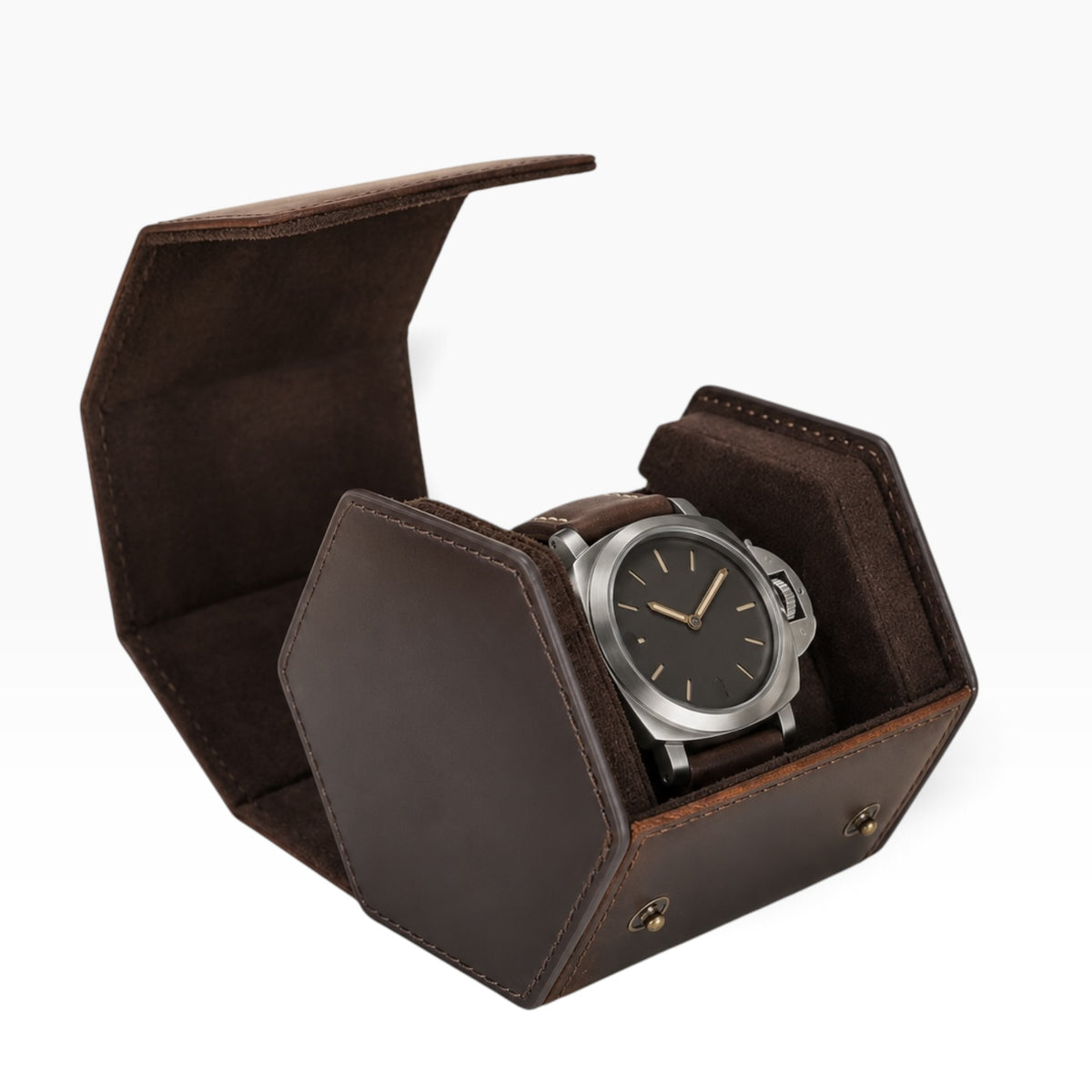 Étui à montre de voyage en cuir marron hexagonal ouvert avec 1 montre