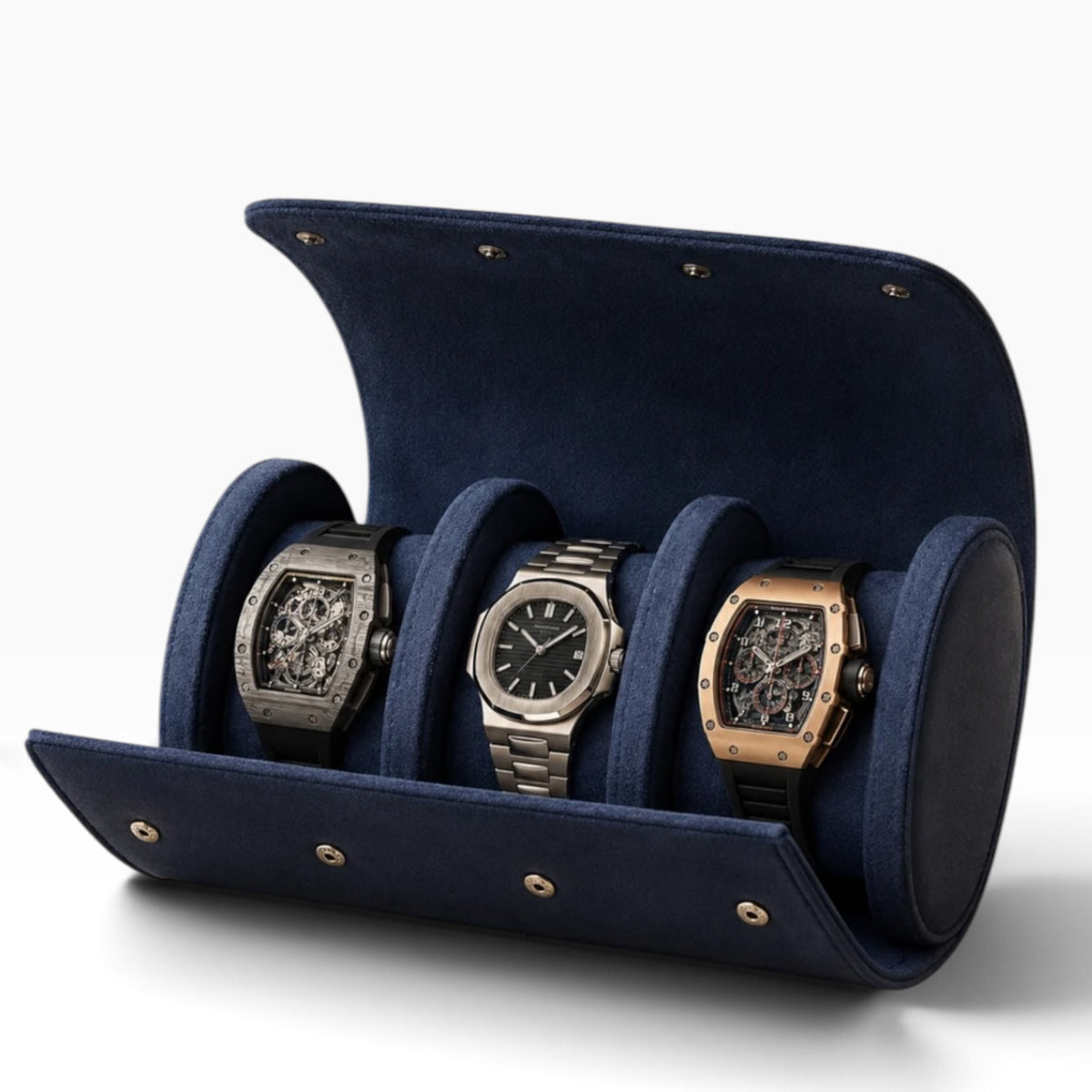 Étui à montres en cuir bleu saphir ouvert avec 3 montres