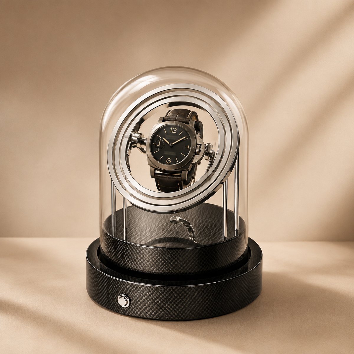 Remontoir gyroscopique noir carbone avec montre à cadran noir sous cloche