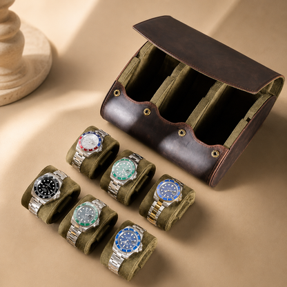Étui à montres en cuir marron ouvert et vide, avec 6 montres posées à côté