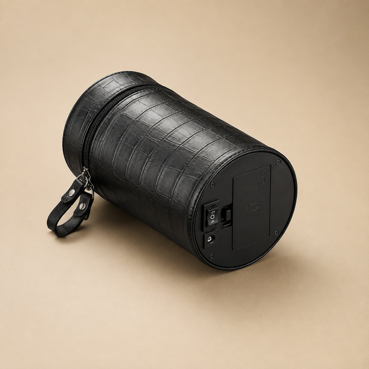 Remontoir à montre automatique en cuir noir effet croco, vue arrière avec interrupteur et compartiment à piles